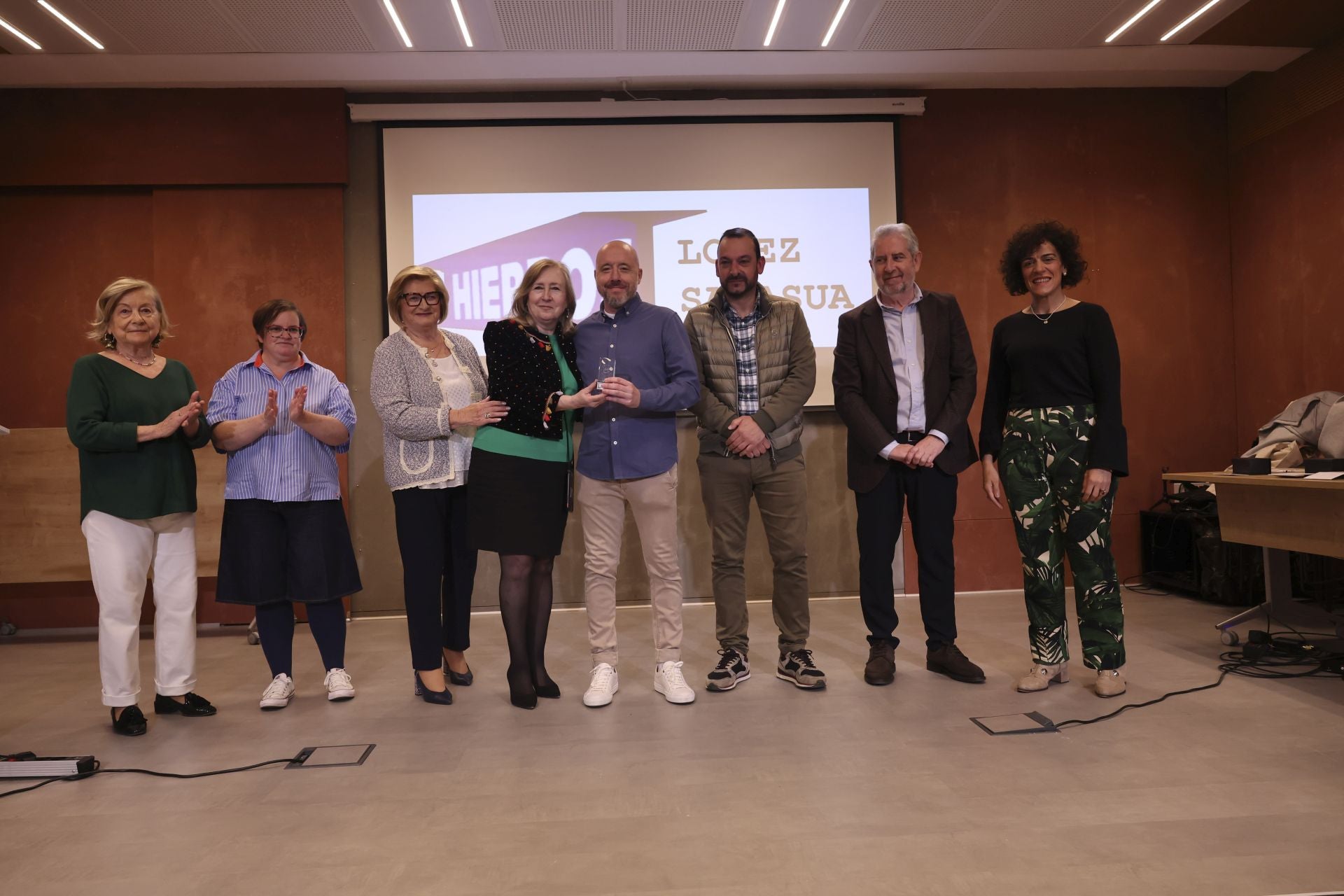 El comercio de Mieres premia a sus tiendas más ilustres