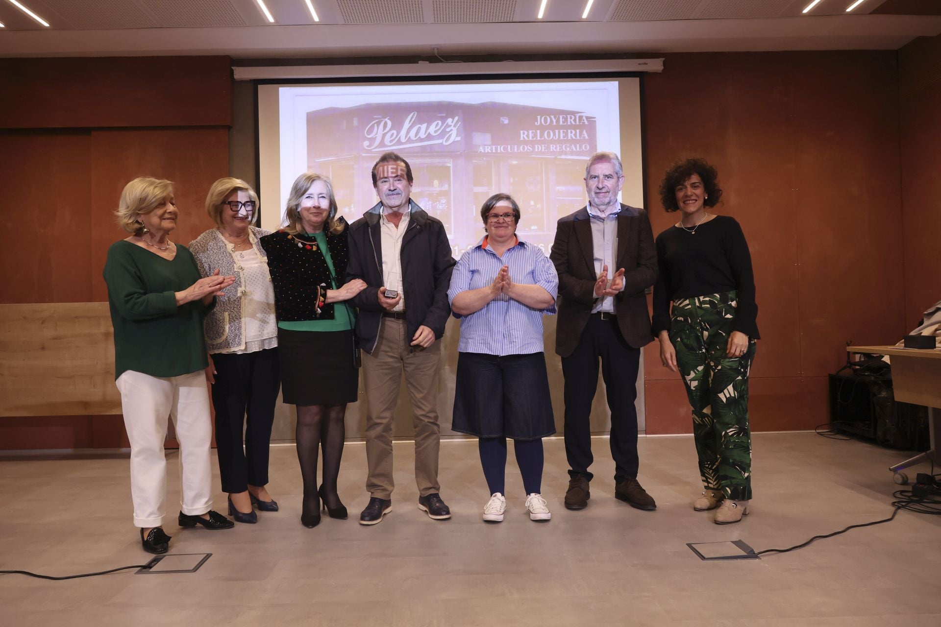 El comercio de Mieres premia a sus tiendas más ilustres