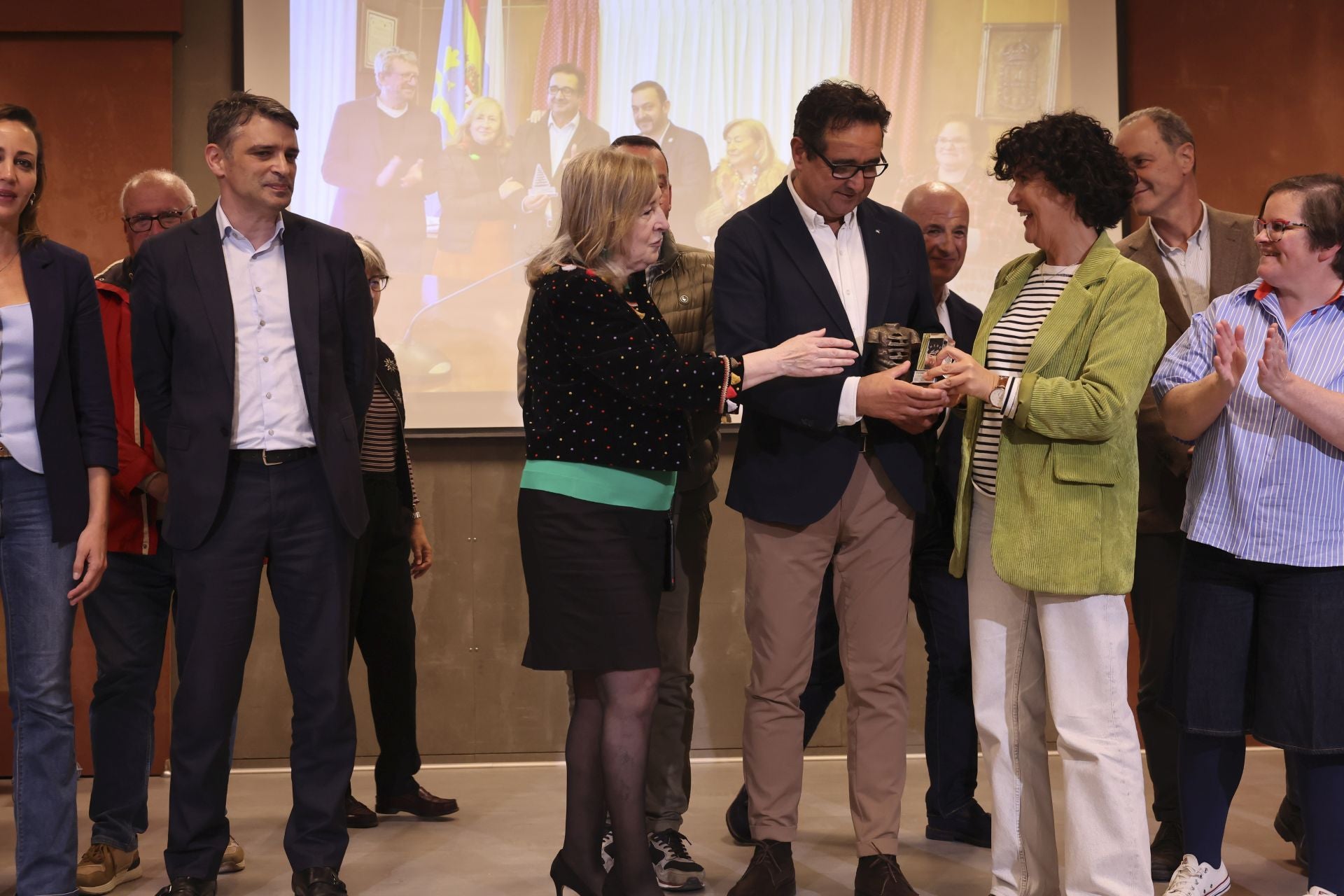 El comercio de Mieres premia a sus tiendas más ilustres