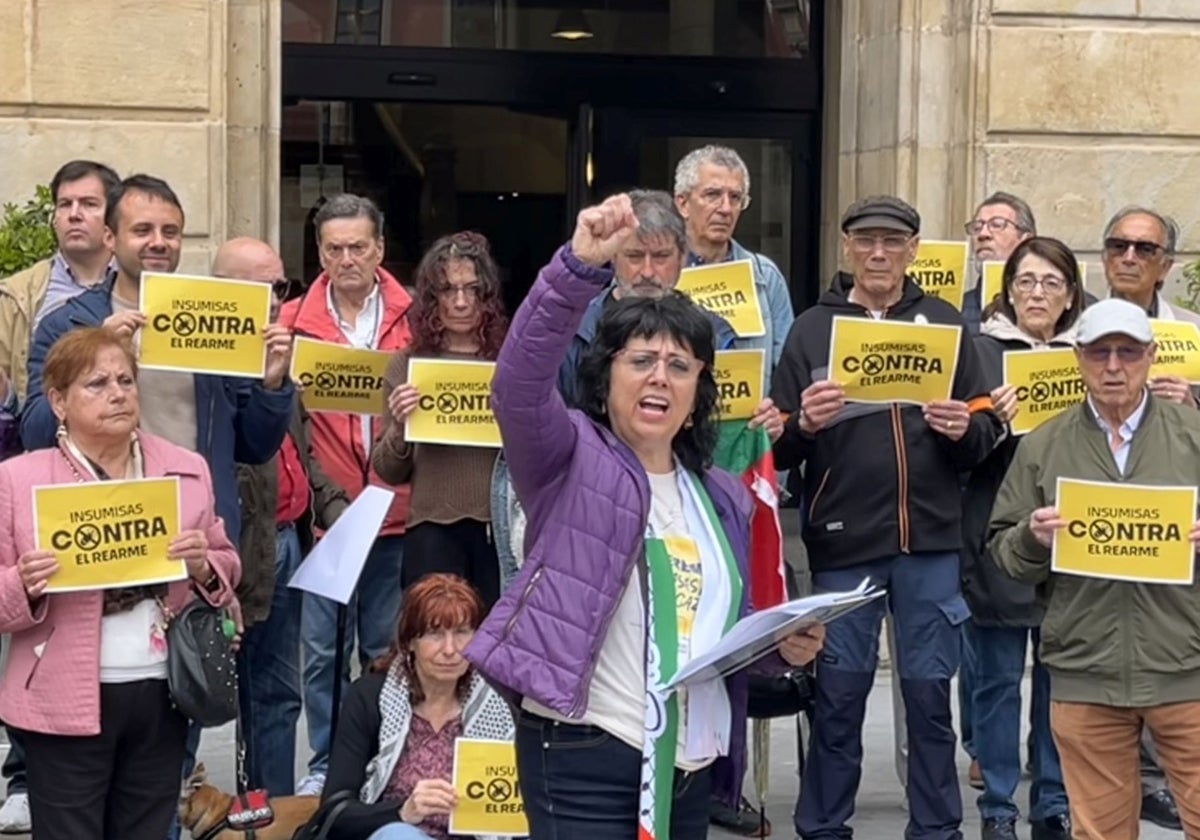 Geli García durante la lectura del manifiesto.