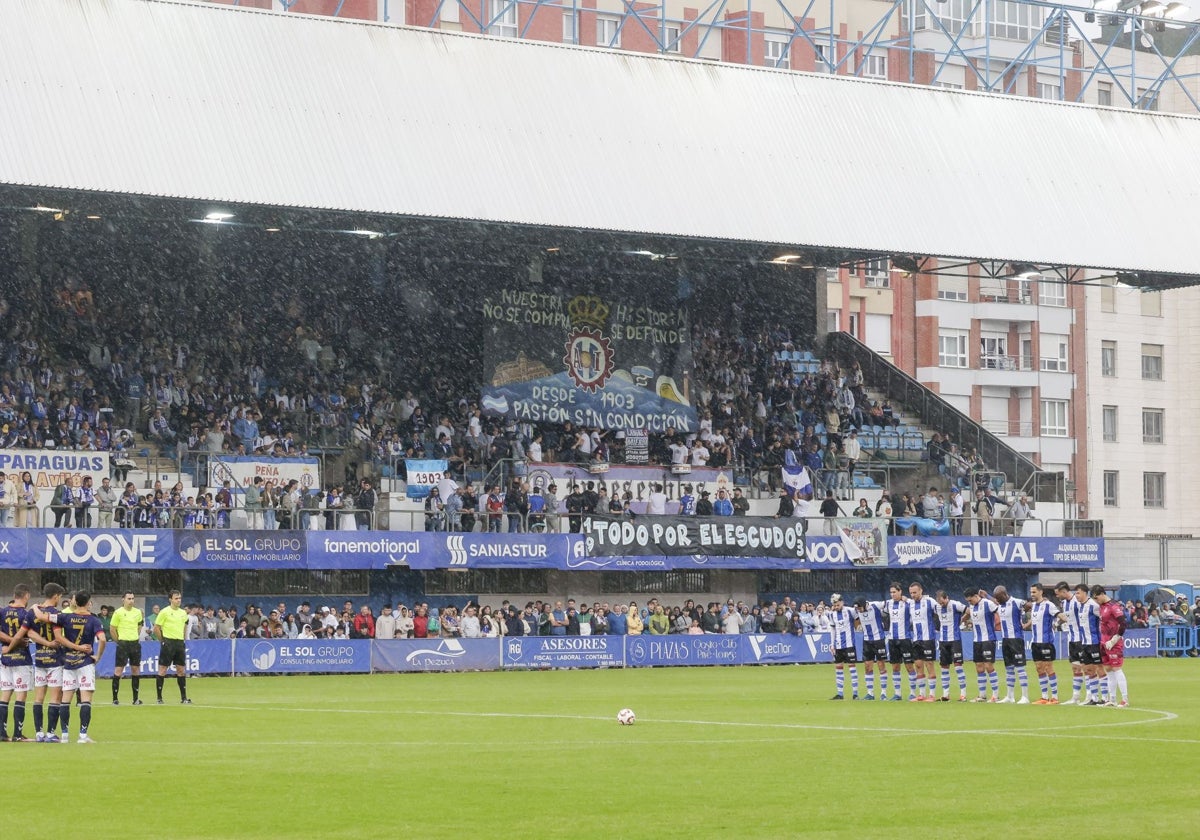 Aspecto del Suárez Puerta antes del partido del Real Avilés con el Antoniano.