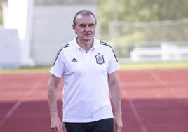 Óscar García, en una imagen con la selección.