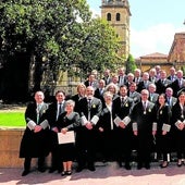 Foto de familia de los letrados homenajeados en San Ivo.