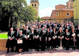 Foto de familia de los letrados homenajeados en San Ivo.