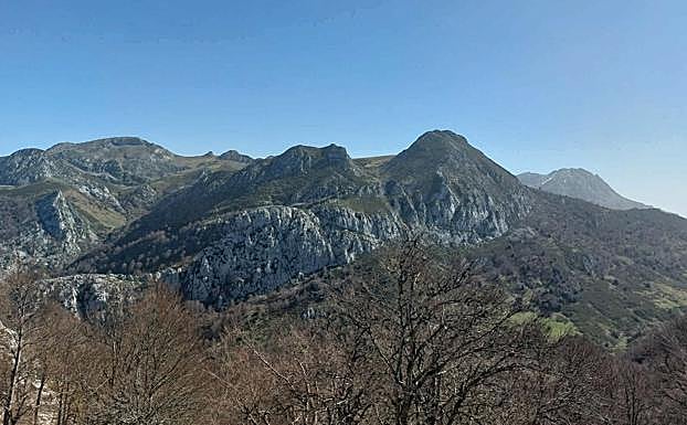 Vistas al Campigüeños y al Tiatordos llegando al cordal.