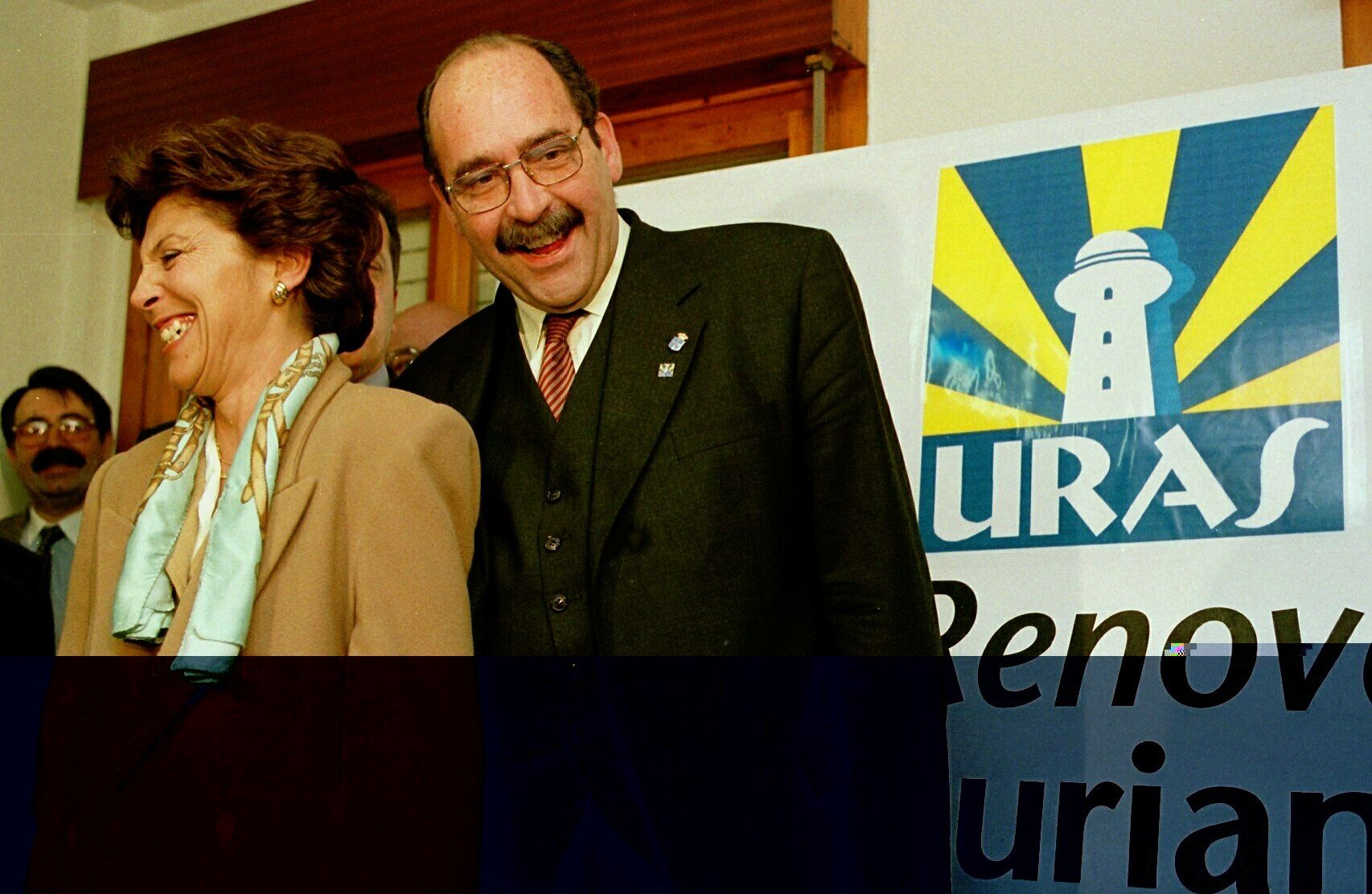 Sergio Marqués, ya militante de la URAS, y su esposa, Elena Prendes.