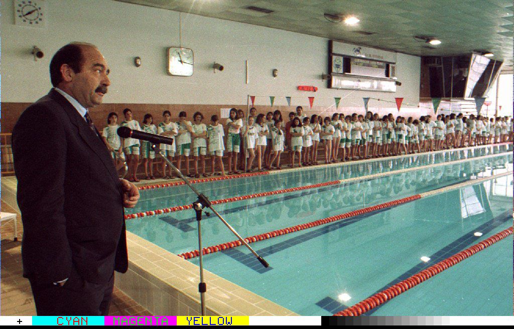El presidente autonómico reinauguró la piscina del Club de Natación Santa Olaya de Gijón tras obras de adaptación a la normativa vigente.