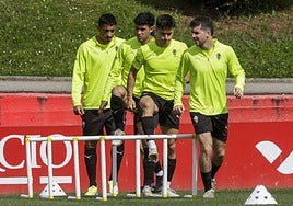 Guille Rosas, Gaspar, Nacho Martín y Cote, durante la realización de un ejercicioi en la última sesión de trabajo ante del Cartagena.