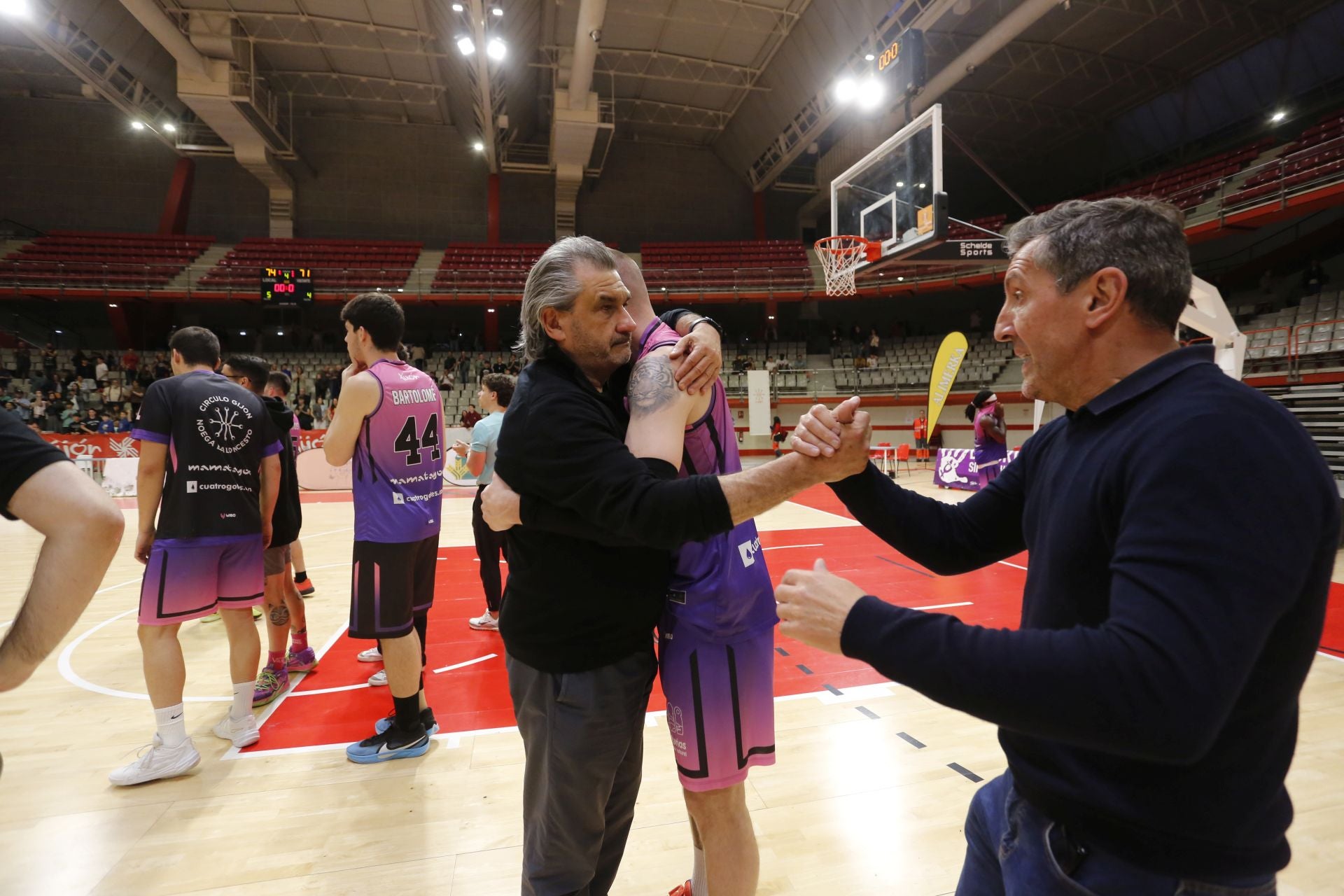 Las mejores imágenes del Círculo Gijón Noega Baloncesto - Sercomosa Molina Basket