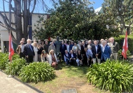 Cerca de 60 socios veteranos se reunieron ayer en las instalaciones del Real Grupo Covadonga para celebrar su encuentro anual