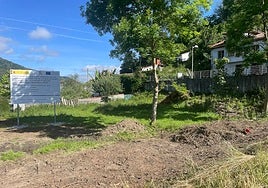 Zona en la que se iniciaron las obras de recuperación del río Nalón en La Chalana