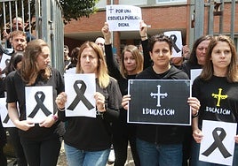 Profesores del colegio de Laviada, en Gijón.