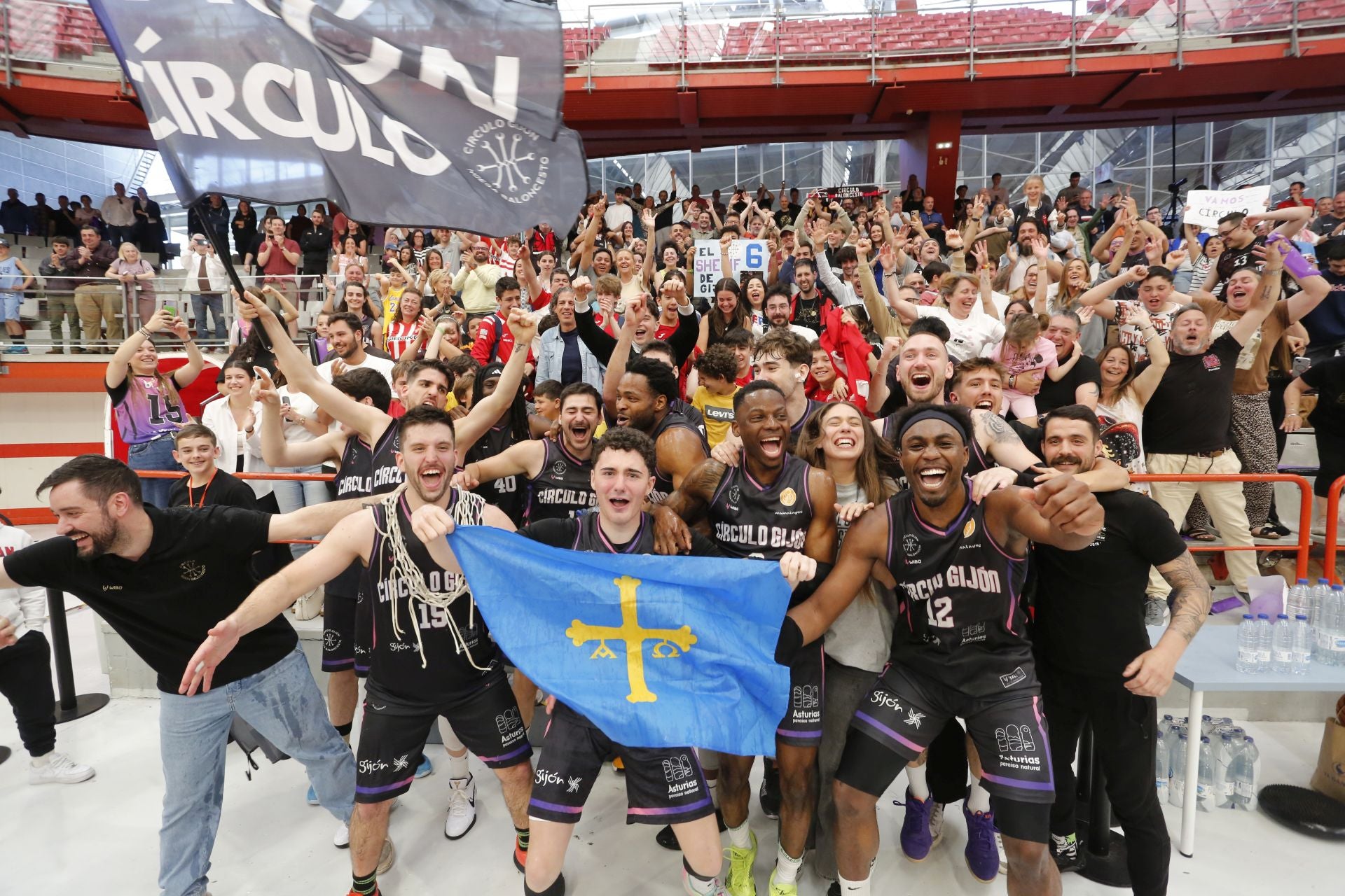 Histórico ascenso del Círculo Gijón Baloncesto: las fotos de una brillante conquista