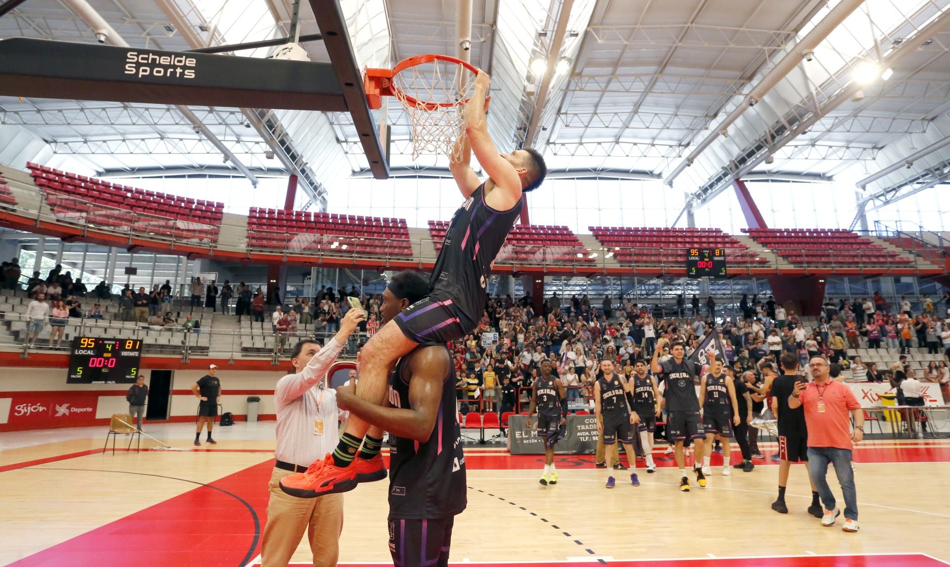Histórico ascenso del Círculo Gijón Baloncesto: las fotos de una brillante conquista