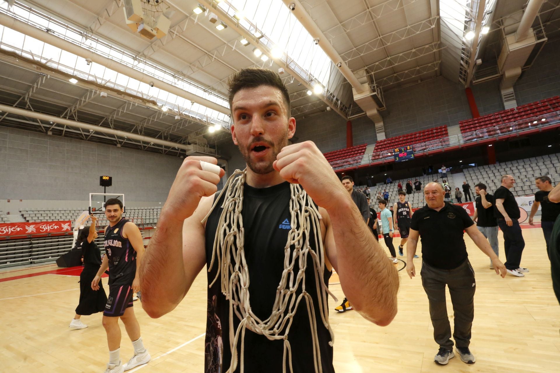 Histórico ascenso del Círculo Gijón Baloncesto: las fotos de una brillante conquista