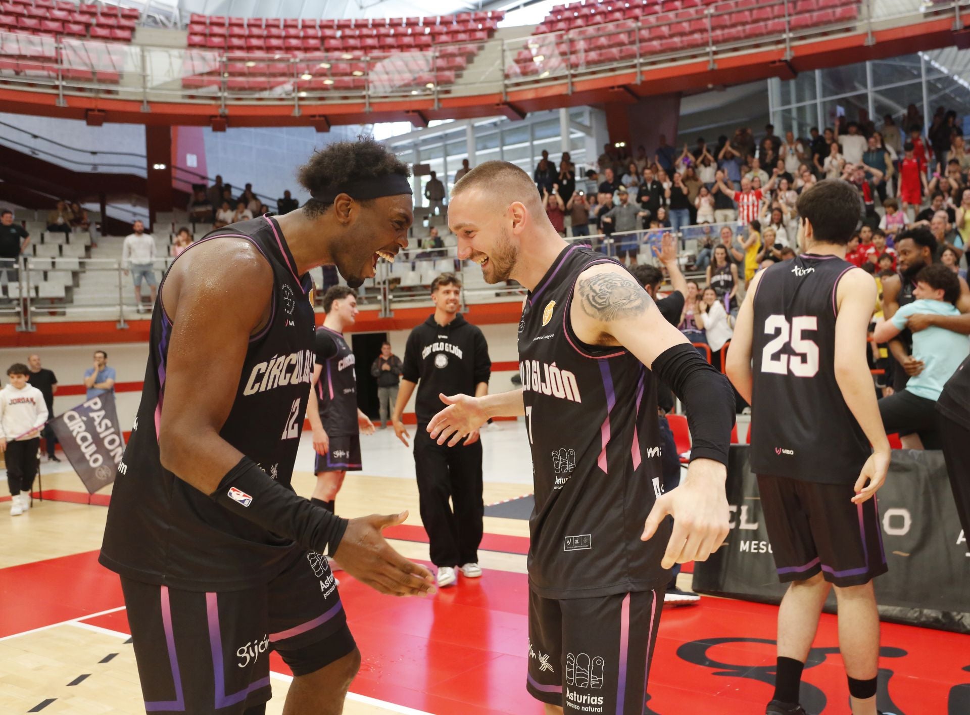 Histórico ascenso del Círculo Gijón Baloncesto: las fotos de una brillante conquista