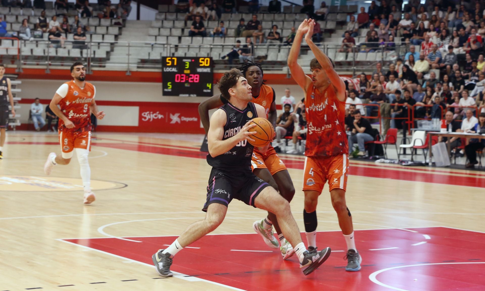 Histórico ascenso del Círculo Gijón Baloncesto: las fotos de una brillante conquista