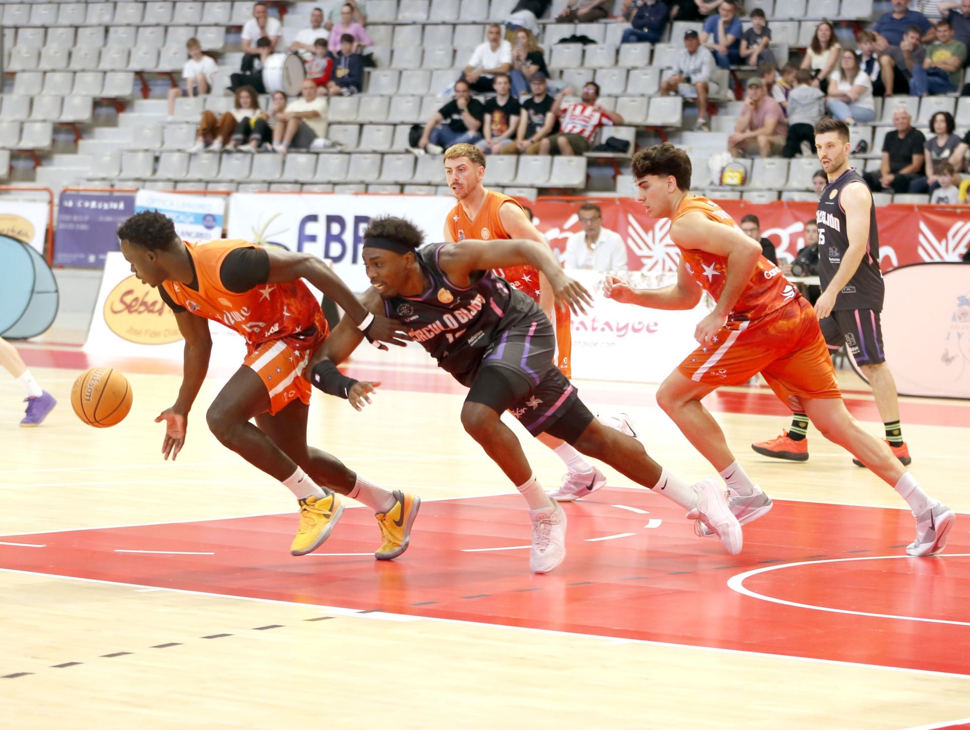 Histórico ascenso del Círculo Gijón Baloncesto: las fotos de una brillante conquista