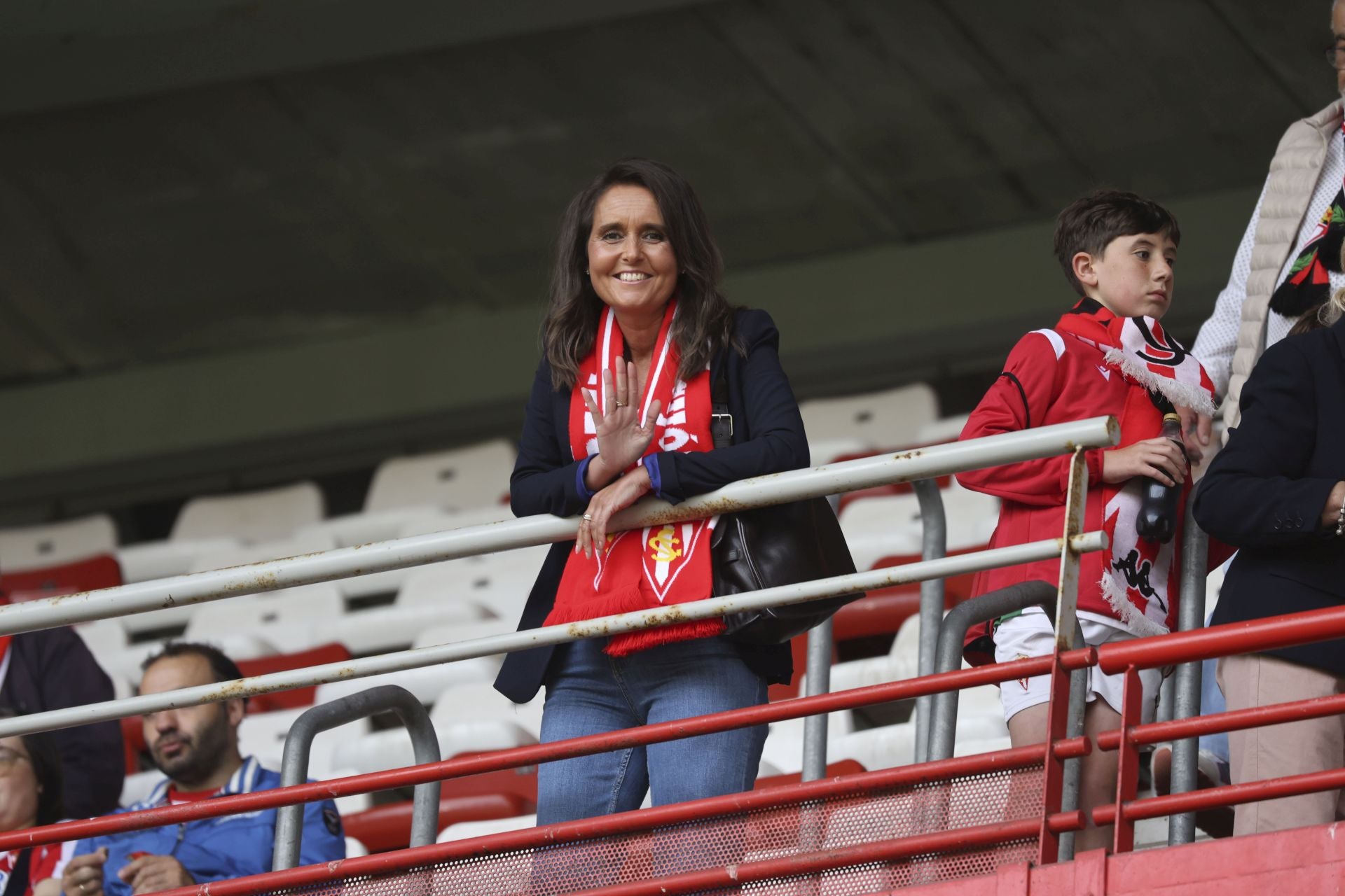 ¿Estuviste en el Sporting de Gijón - Cartagena? ¡Búscate entre las fotos!