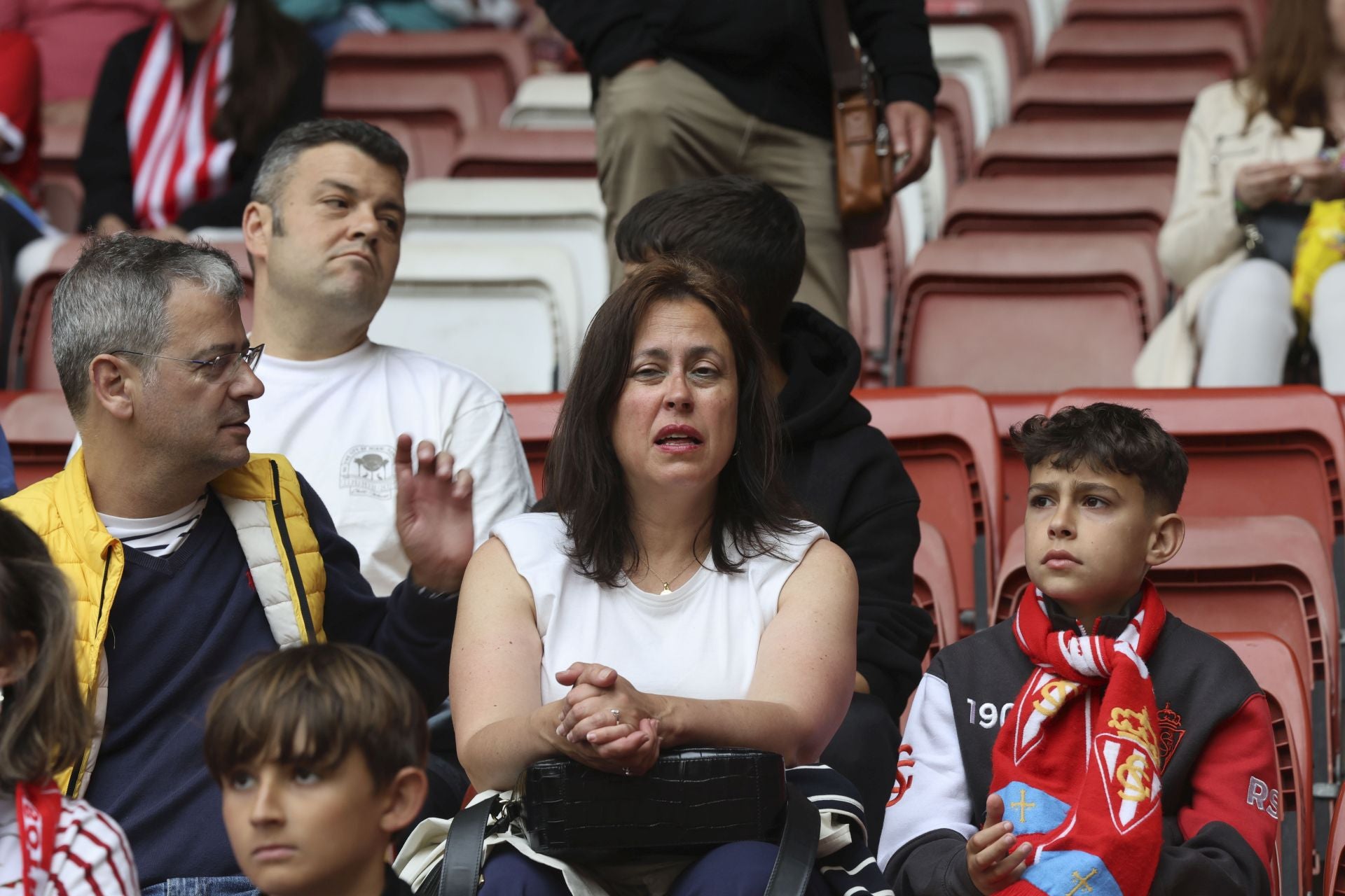 ¿Estuviste en el Sporting de Gijón - Cartagena? ¡Búscate entre las fotos!