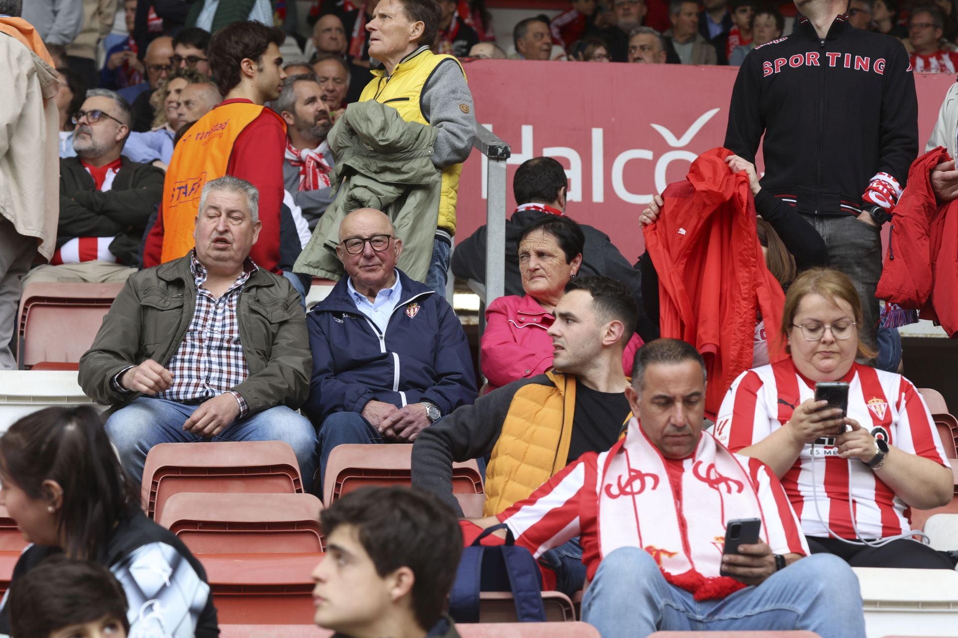 ¿Estuviste en el Sporting de Gijón - Cartagena? ¡Búscate entre las fotos!