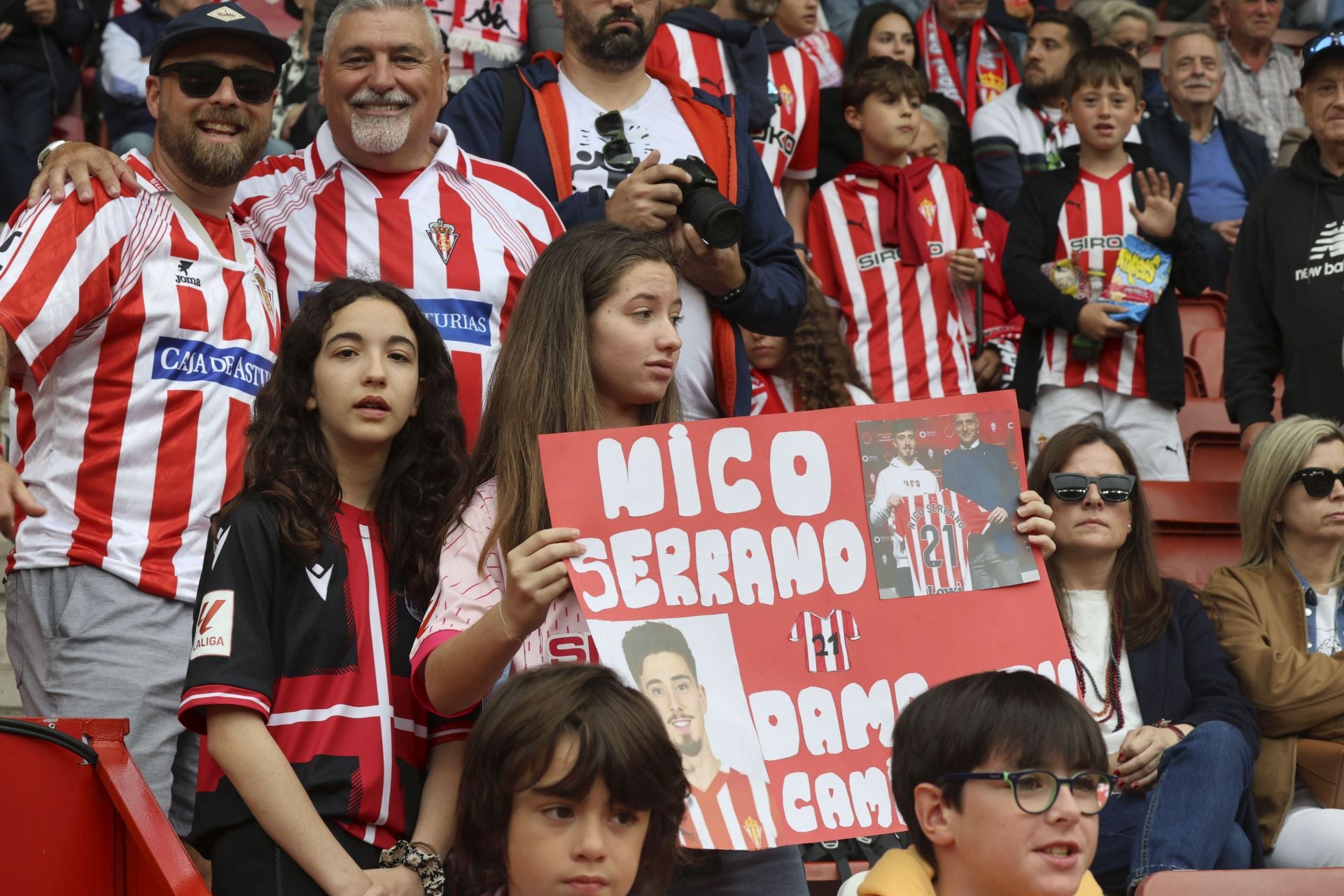 ¿Estuviste en el Sporting de Gijón - Cartagena? ¡Búscate entre las fotos!