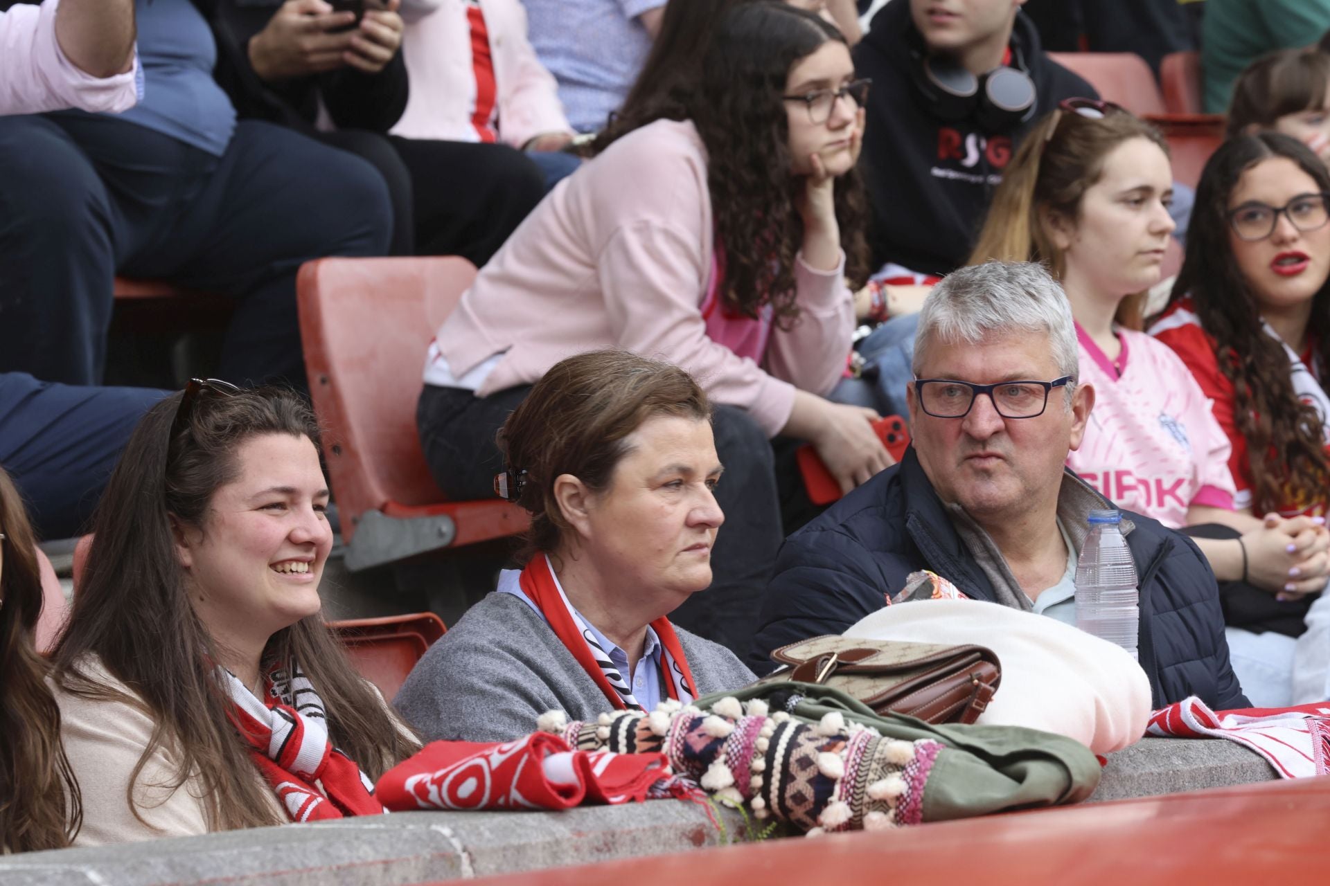 ¿Estuviste en el Sporting de Gijón - Cartagena? ¡Búscate entre las fotos!