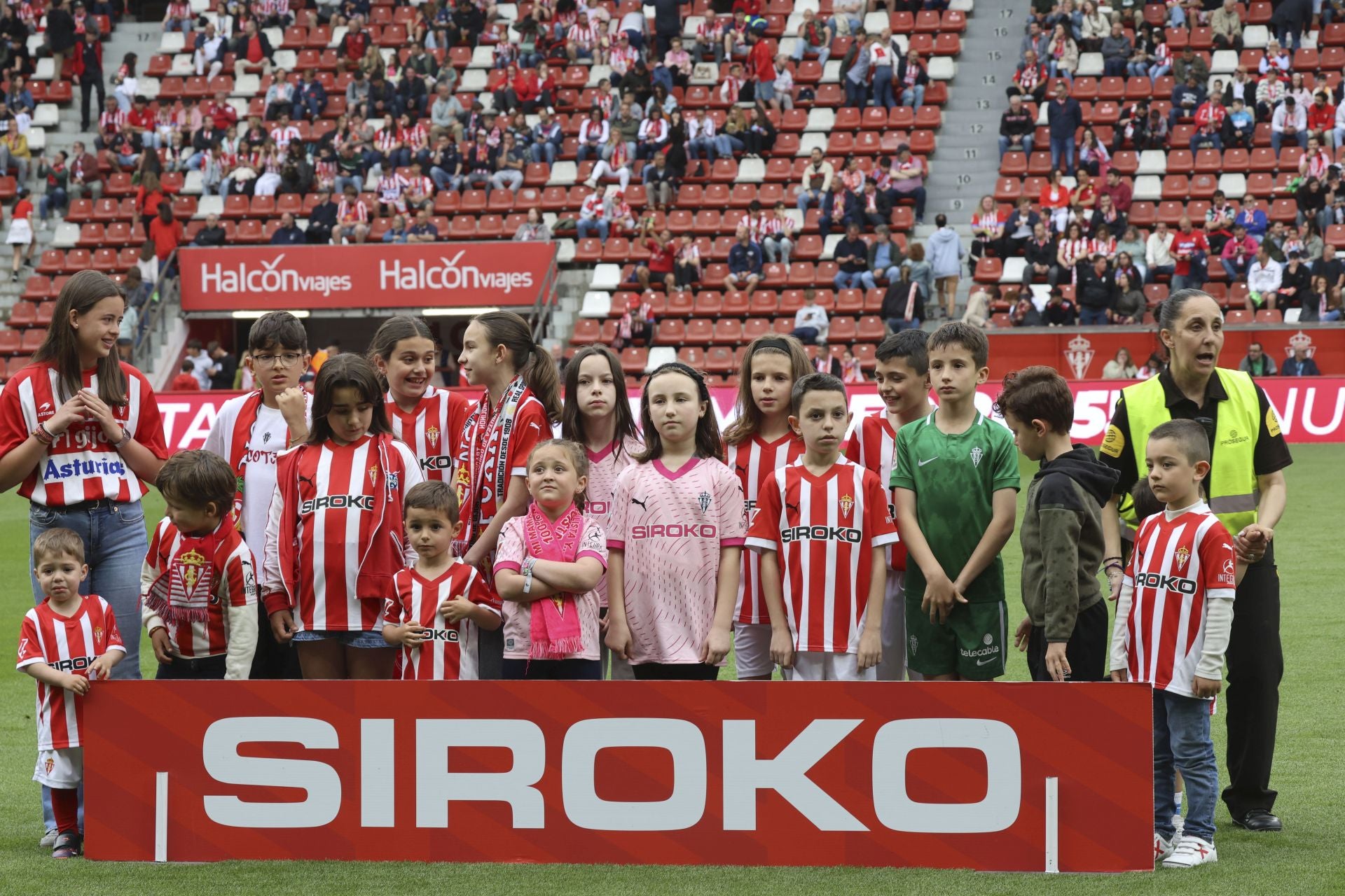 ¿Estuviste en el Sporting de Gijón - Cartagena? ¡Búscate entre las fotos!