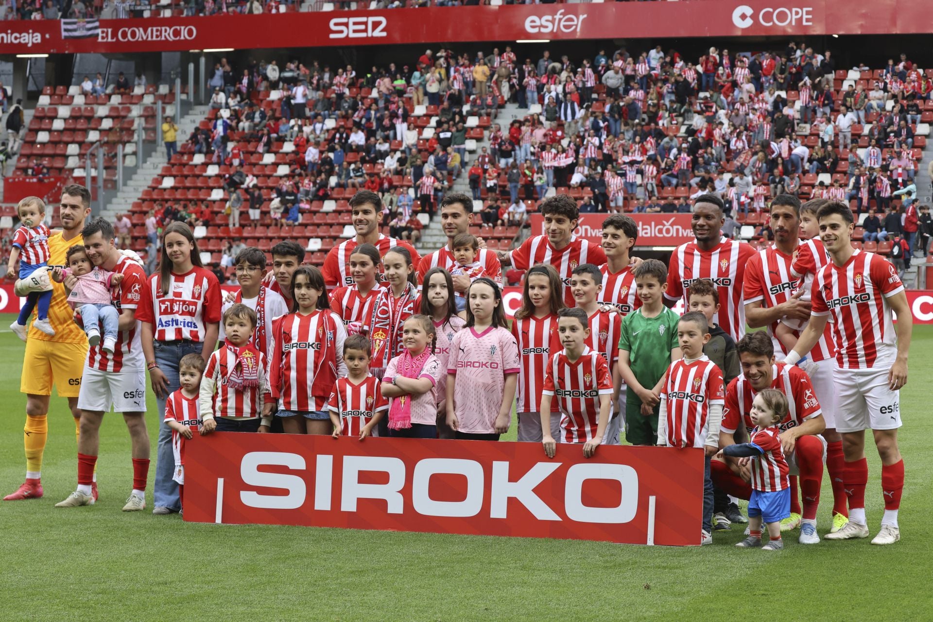 Sporting de Gijón - Cartagena: despedida a la temporada y a un inolvidable Cote, en imágenes