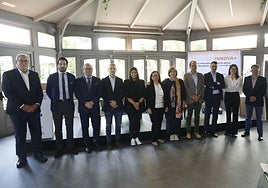 José María Urbano, Álvaro Platero, Santiago Rodríguez Vega, José Antonio Martínez, Lucía Abad, Covadonga Carballo, Mariví Monteserín, Ramón Bernardo de la Rúa, Juan Carlos Campo, Laura Mayordomo y Ángel M. González.