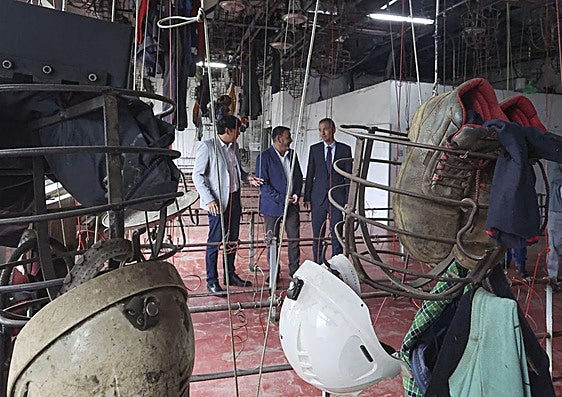 Visita institucional a las dependencias que se rehabilitarán en el pozo Carrio, en Laviana