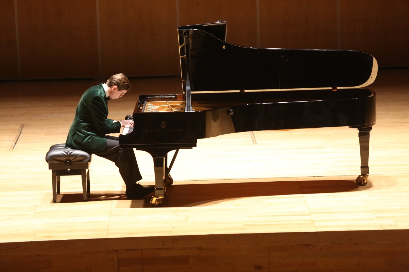 El pianista Víkingur Ólafsson, durante su actuación en Oviedo.