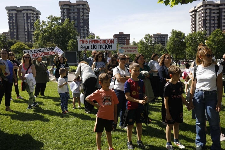 Familias se manifestaron en el parque de Severo Ochoa.
