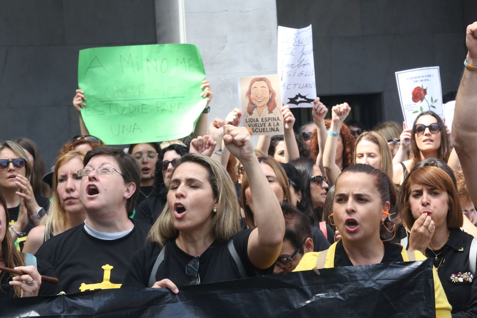 Nueva jornada de reinvindicaciones por la Educación en Asturias: los mensajes de la protesta docente
