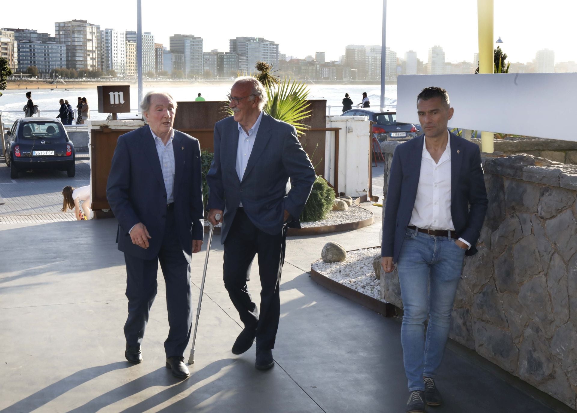 Las peñas del Sporting de Gijón premian a Vicente del Bosque