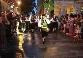 La Banda de Gaitas de Castrillón en un desfile en Gijón.