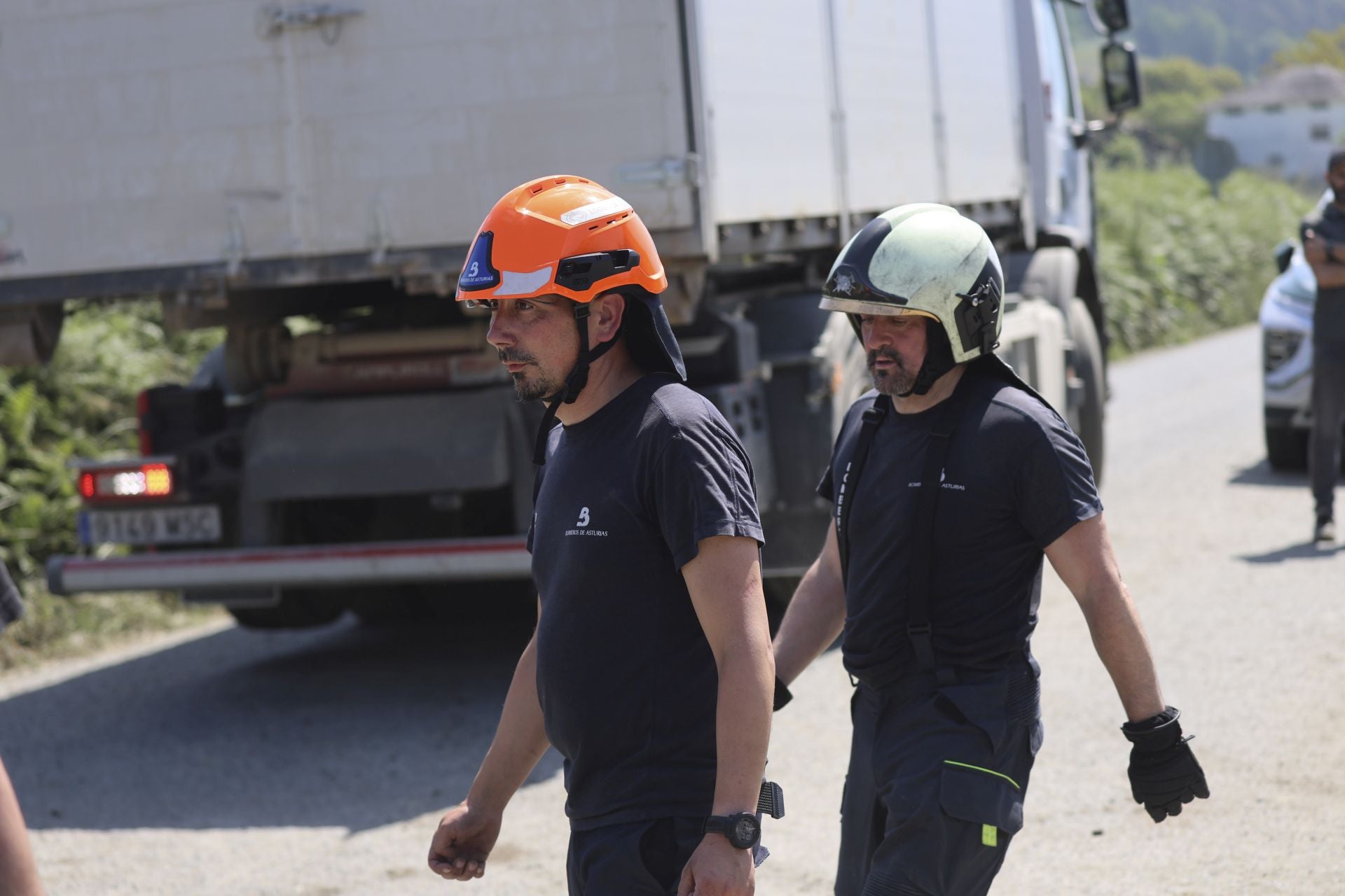 Las imágenes del grave accidente laboral en Coaña
