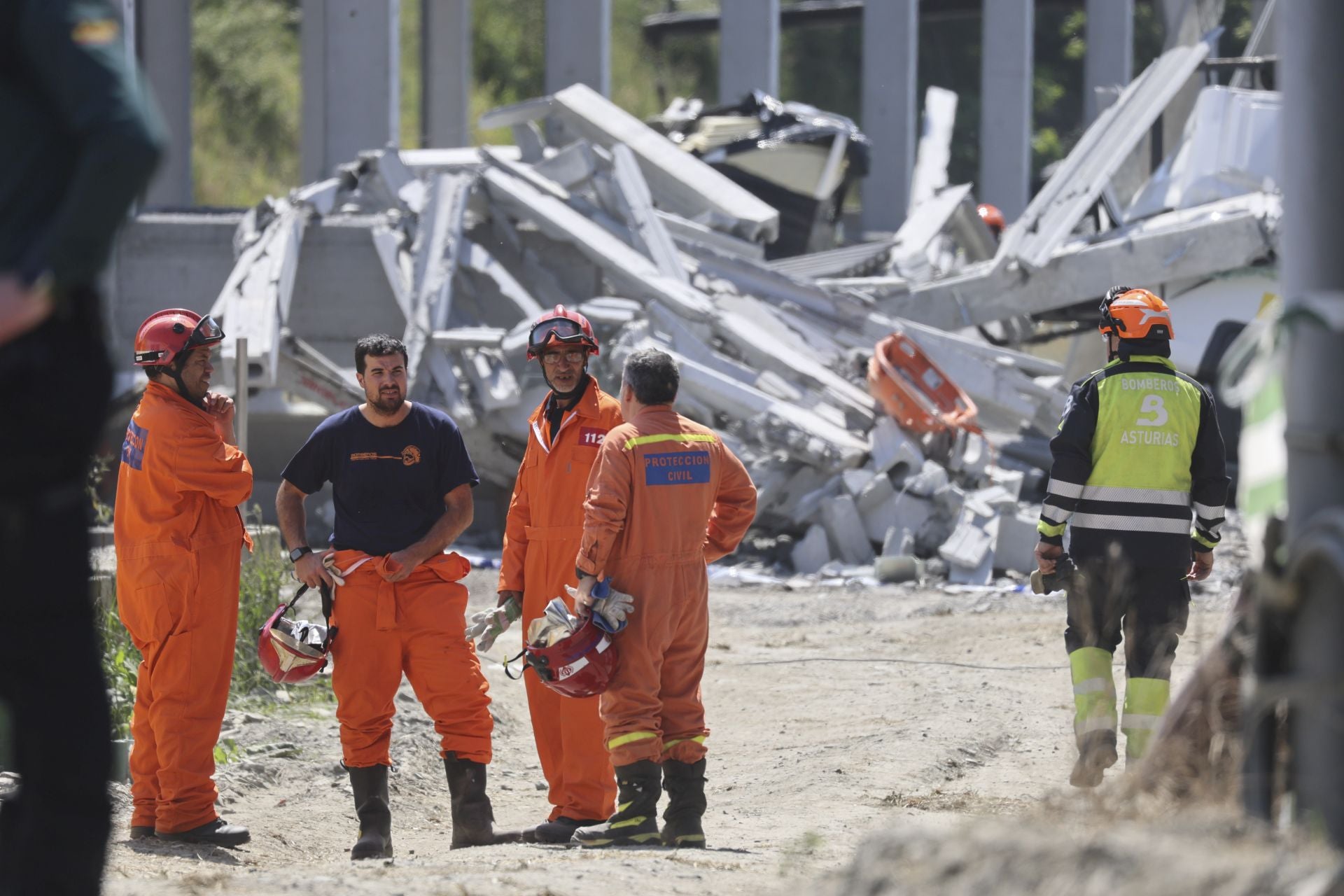Las imágenes del grave accidente laboral en Coaña