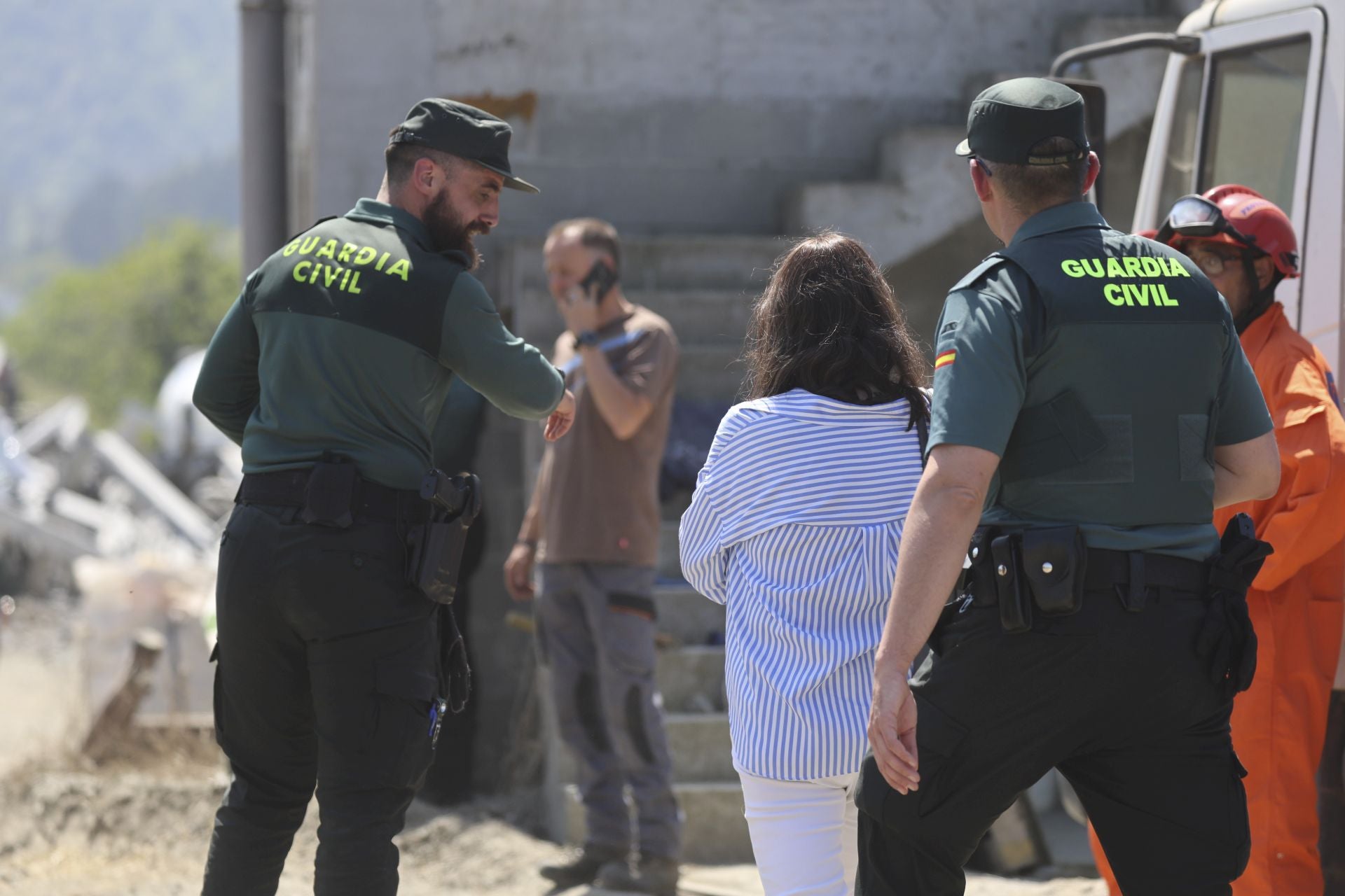 Las imágenes del grave accidente laboral en Coaña