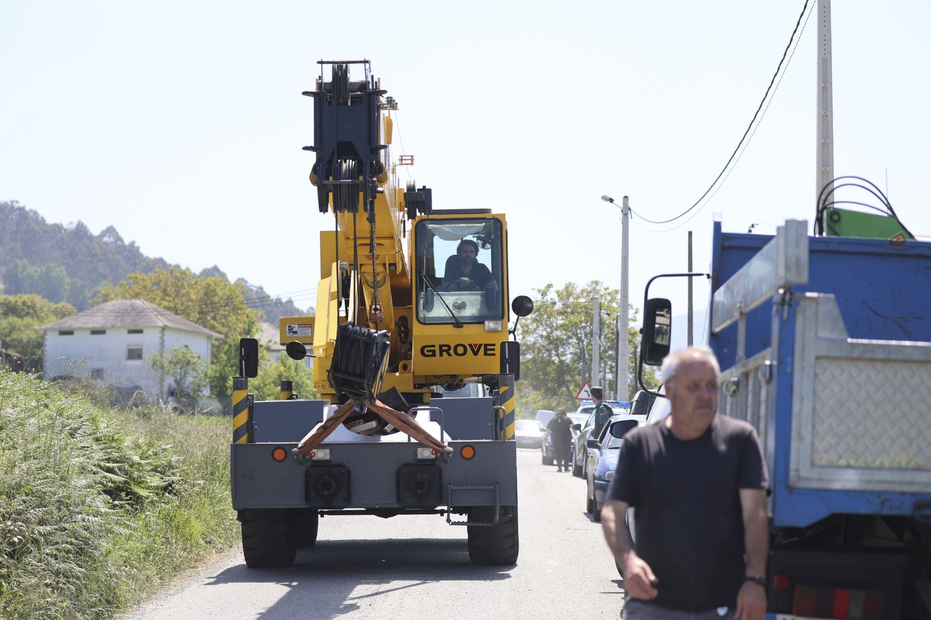Las imágenes del grave accidente laboral en Coaña