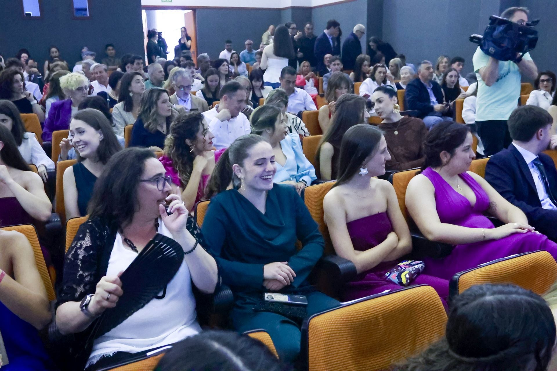 Graduación en la Facultad de Enfermería de Gijón