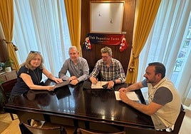 Un momento dela reunión en el Ayuntamiento de Mieres.