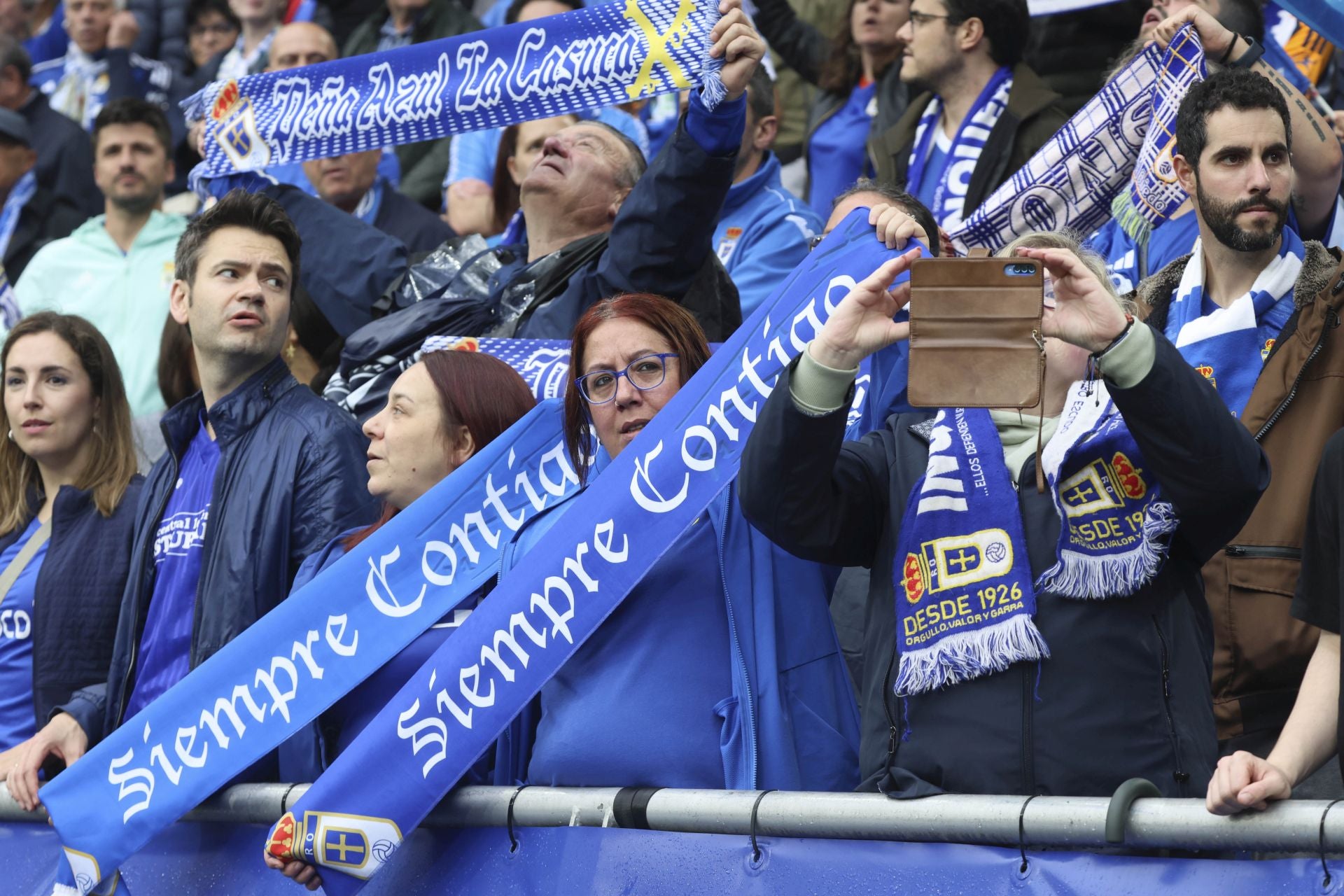 ¿Estuviste en el Carlos Tartiere para ver el Real Oviedo-Cádiz? ¡Búscate entre las fotos!