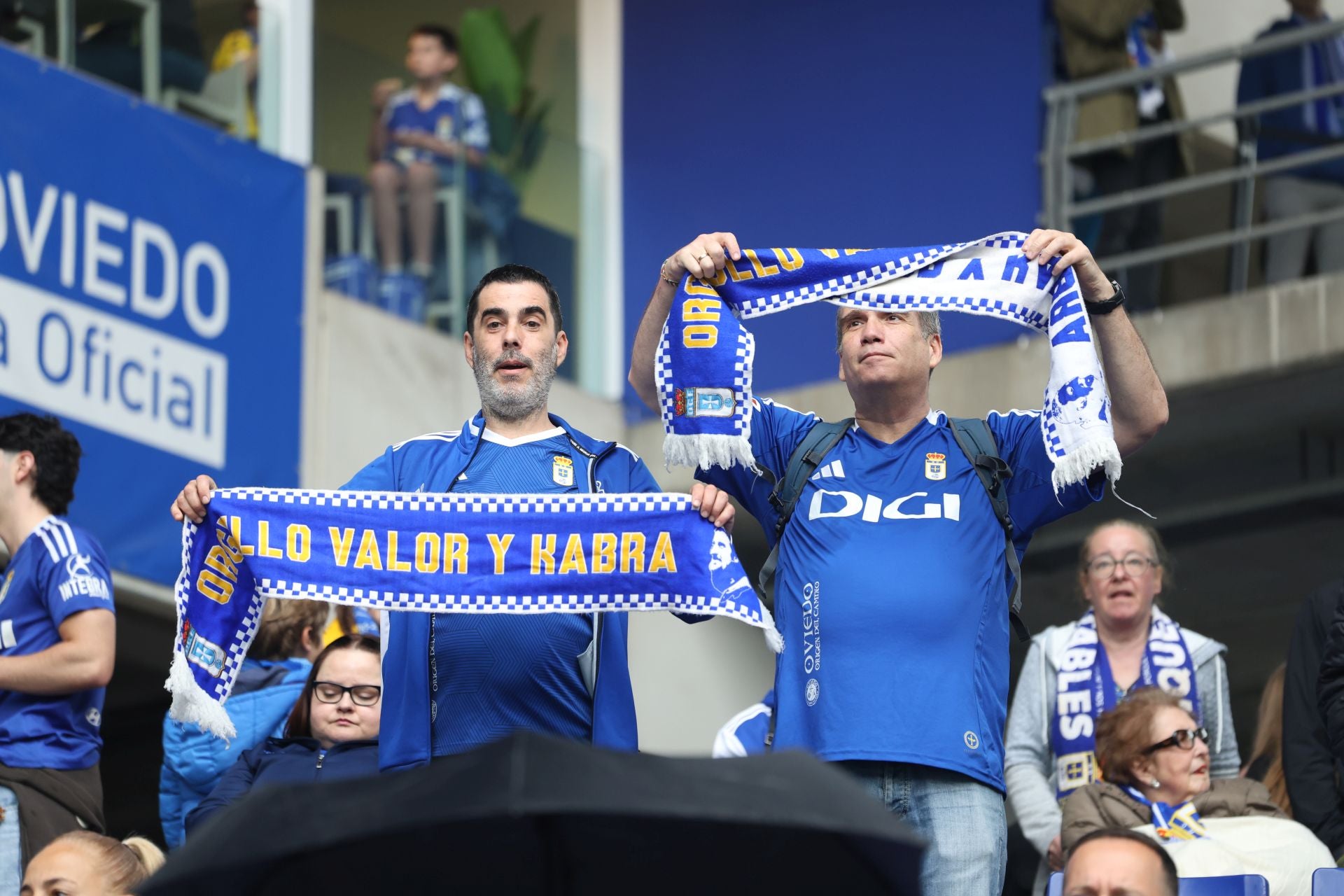 ¿Estuviste en el Carlos Tartiere para ver el Real Oviedo-Cádiz? ¡Búscate entre las fotos!