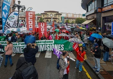 Así ha sido la multitudinaria protesta por la educación: «Mañana habrá huelga»