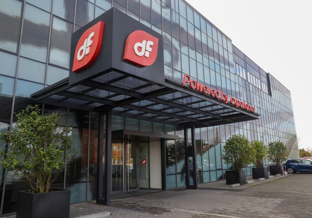 El comité de Duro se concentra en Gijón para reclamar su salvación