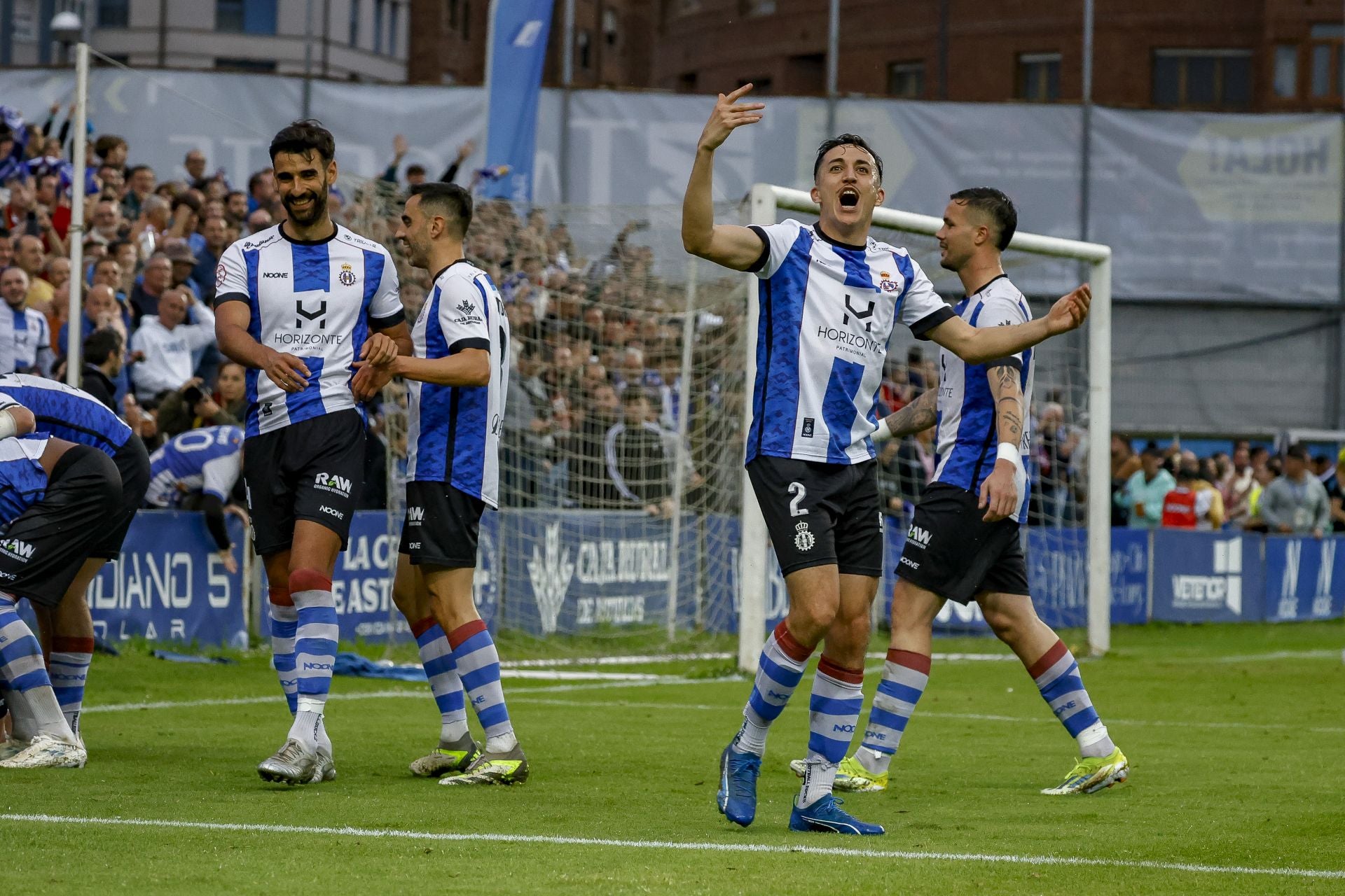 Las mejores imágenes del Real Avilés-Rayo Majadahonda: jugadas y búscate