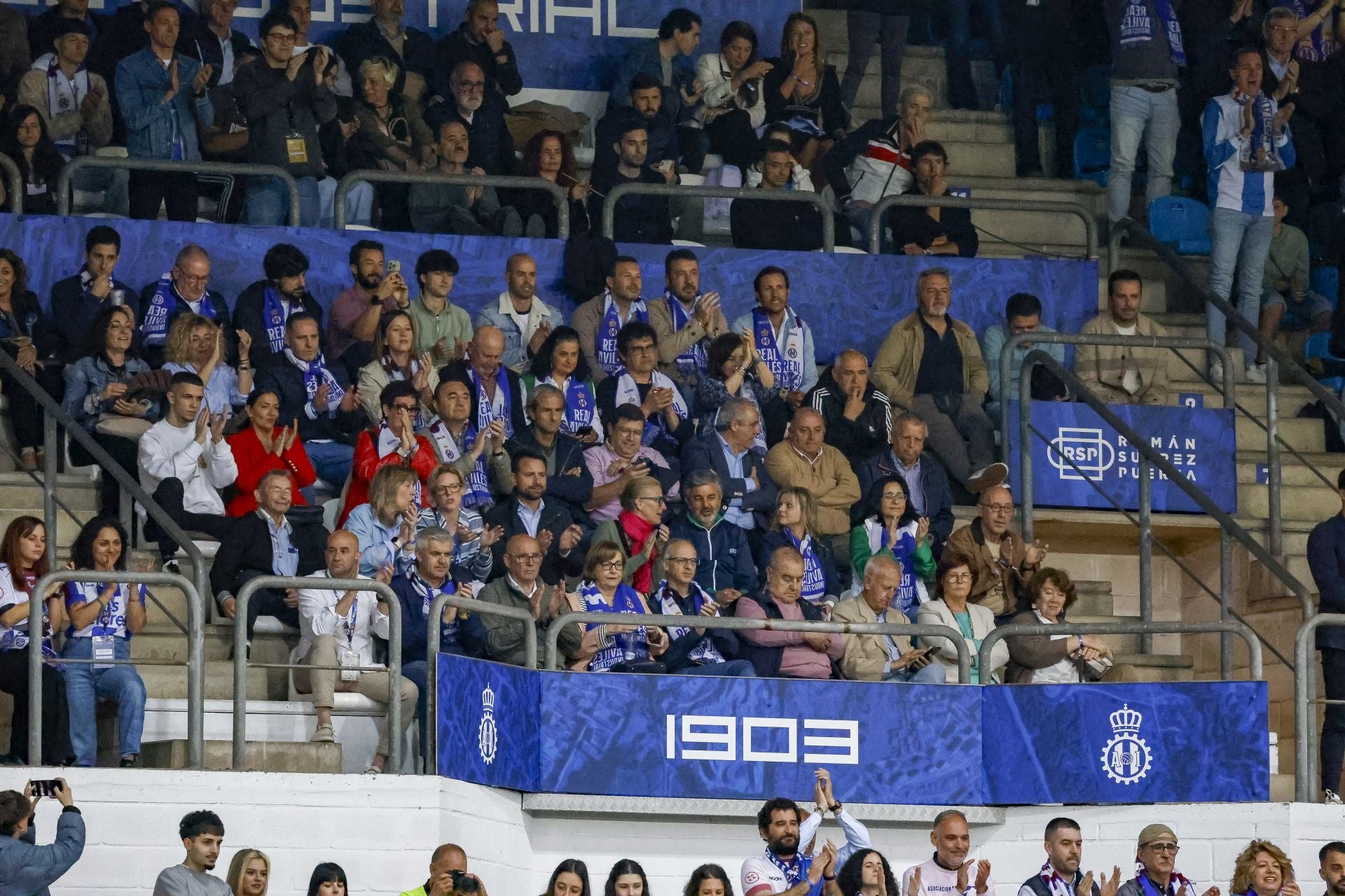 Las mejores imágenes del Real Avilés-Rayo Majadahonda: jugadas y búscate