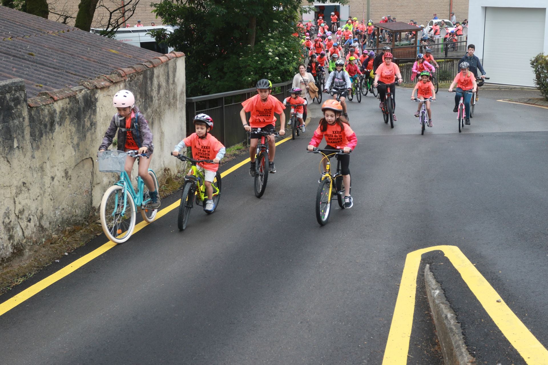 Más de 150 ciclistas pedalean en Llanera