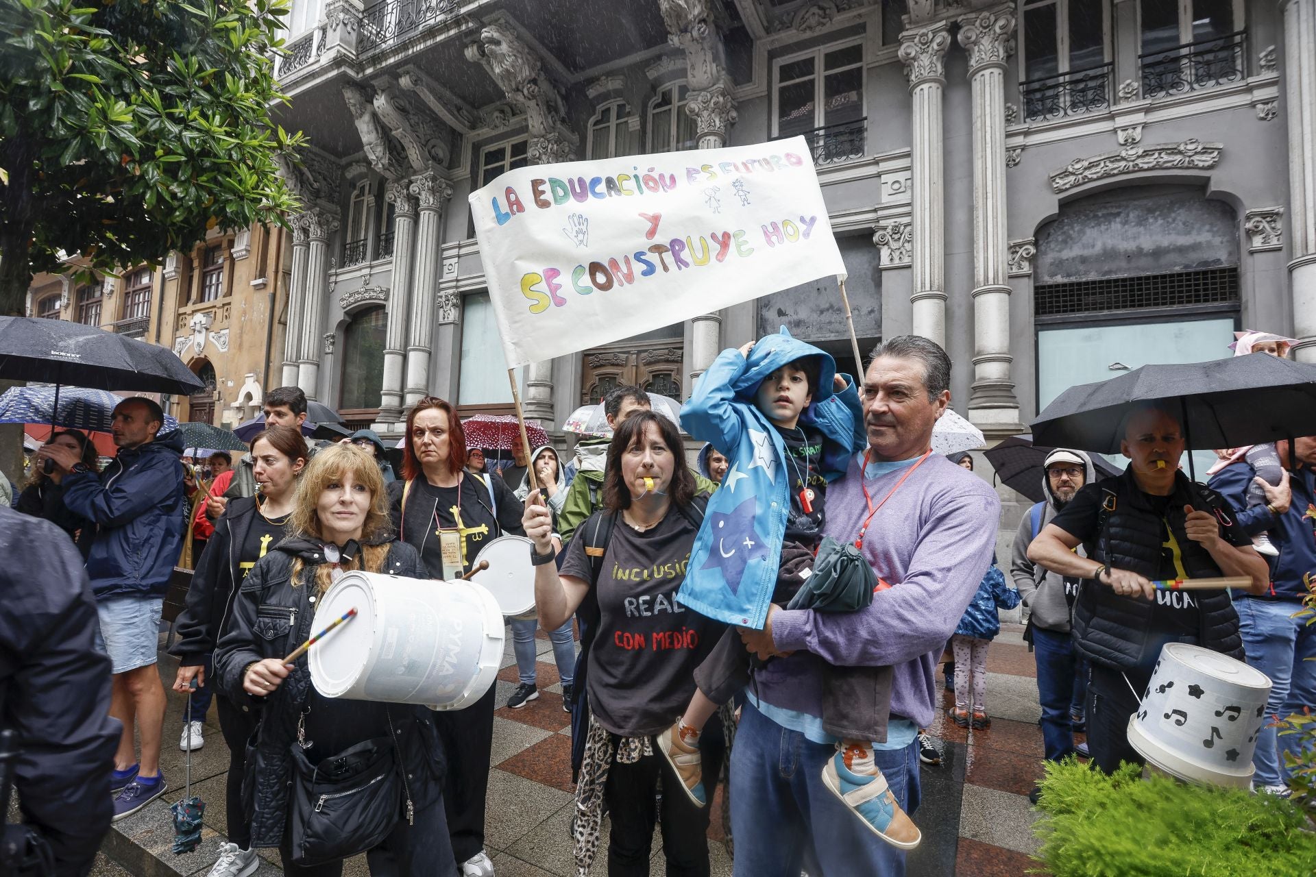 «Basta ya de precariedad»: Asturias clama por una educación pública de calidad